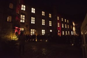 Lys i slotsgården | Koldinghus