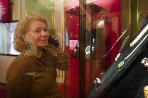 Audioguide i udstillingen En dronnings smykkeskrin | Amalienborgmuseet
